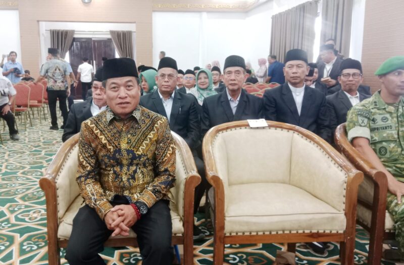 Ketua DPRD Kabuppaten Murung Raya Rumiadi saat menghadiri pelantikan dewan hakim dan panitera MTQ VIII KORPRI Kalteng di aula rujab Bupati (foto: Maya)