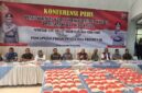 KONFERENSI PERS NARKOBA – Kapolda Kalimantan Selatan Irjen Pol Rosyanto Yudha Hermawan didampingi Direktur Resnarkoba Polda Kalsel Kombes Pol Baktiar Joko Mujiono dan jajaran Forkompinda Kalsel  saat konferensi pers pengungkapan 128,7 kilogram sabu-sabu di Mapolda Kalsel, Banjarbaru, Kamis (18/6/2026). (foto: Mercy )
