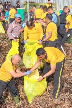 Dukung Program ASRI Presiden Prabowo, Kapolda Kalsel Pimpin Aksi Bersih-Bersih Siring 0 Kilometer