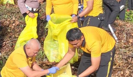 Dukung Program ASRI Presiden Prabowo, Kapolda Kalsel Pimpin Aksi Bersih-Bersih Siring 0 Kilometer