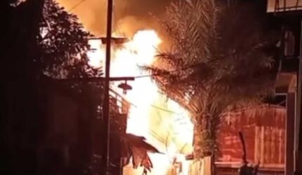 Api Mengamuk Gegerkan Warga KS Tubun Gang 2 Damai