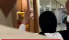 Usai menghadiri rapat tertutup bersama DPR RI, Kepala Badan Gizi Nasional (BGN) Nanik S Deyang terus berjalan hingga naik mobil tak melayani pertanyaan wartawan (Foto Istimewa)