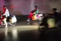 KOCAR KACIR : Para pelansir BBM kocar kalcir saat Tim Macan Kalsel  menggerebek sebuah SPBU di Kota Banjarmasin, Minggu (14/6/2026) malam. (foto: istimewa)

