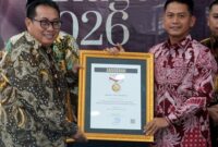 Wali Kota HM Yamin HR Dianugerahi Sahabat Pers SMSI di Gedung Dewan Pers