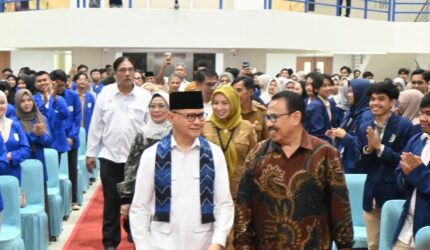 Menteri Muhatruddin Teken MoU dan Isi Kuliah Umum di Kampus Uniska