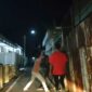 VIDEO VIRAL – Tangkapan layar dari video yang beredar di grup WhatsApp dan media sosial memperlihatkan suasana usai perkelahian berdarah di Jalan Setoyo S, Gang Kita, Banjarmasin Tengah, Selasa (30/6/2026) malam. Peristiwa tersebut menewaskan satu orang dan menyebabkan satu lainnya terluka. (foto: tangkapan layar video viral)