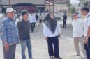 Wakil Ketua I DPRD Kabupaten Murung Raya Dina Maulidah saat meninjau persiapan pelaksanaan MTQ KORPRI VIII Kalteng (foto: istimewa)