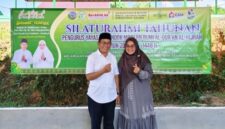 Ketua Komisi I DPRD mura Rejekinoor beserta istri (foto: istimewa)