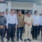 Ketua DPRD Murung Raya Rumiadi (kiri) saat menyambut kedatangan Wakil Gubernur Kalimantan Tengah Edy Pratowo (foto: Maya)
