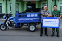 Bantuan CSR Satu Unit Kendaraan Roda Tiga Pengangkut Sampah ke Denzipur 8/GM