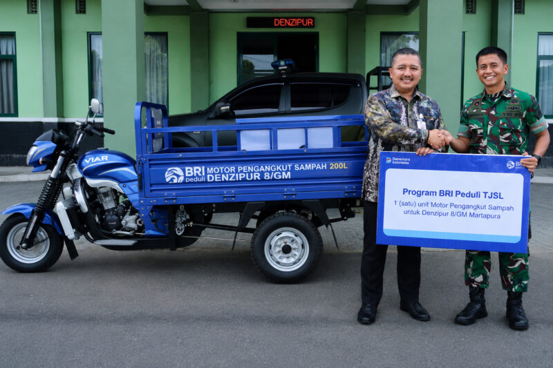 Bantuan CSR Satu Unit Kendaraan Roda Tiga Pengangkut Sampah ke Denzipur 8/GM