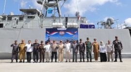 Gubernur Kalsel Haji Muhidin Bersama TNI AL, Polda Kalsel, Ketua DPRD Kalsel, dan Bank Indonesia (foto:adpim)