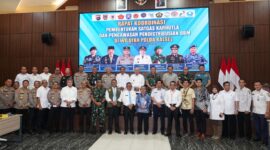 Gubernur H. Muhidin Pimpin Pembentukan Satgas Karhutla dan Pengawasan Pendistribusian BBM di Kalimantan Selatan (foto:adpim)