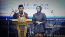 Wakil Gubernur Kalsel, H. Hasnuryadi Sulaiman bersama istri drg. Hj. Ellyana Trisya Hasnuryadi