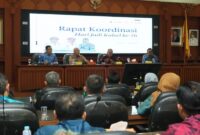 Gubernur H. Muhidin Pimpin Rapat Mantapkan Persiapan Hari Jadi ke-76 di Masjid Syekh Muhammad Arsyad Al- Banjari Kawasan Perkantoran Pemprov (foto:adpim)