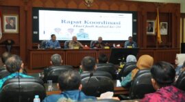 Gubernur H. Muhidin Pimpin Rapat Mantapkan Persiapan Hari Jadi ke-76 di Masjid Syekh Muhammad Arsyad Al- Banjari Kawasan Perkantoran Pemprov (foto:adpim)
