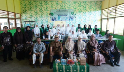 Motivasi Yamin untuk Siswa Baru Farmasi Mandiri