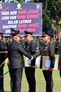 Hari Bhayangkara ke-80, Subdit 3 Ditresnarkoba Polda Kalsel Raih Penghargaan Kapolda atas Pengungkapan 379 Kg Sabu