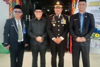 Ketua Komisi I DPRD Mura Rejekinoor (kiri dua) usai Upacara Peringatan HUT ke-80 Bhayangkara di halaman Kantor Bupati (foto: Maya)
