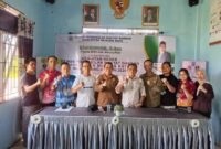 Anggota DPRD Kabupaten Murung Raya Rejekinoor saat melaksanakan kegiatan reses di Desa Puruk Kambang, Kecamatan Tanah Siang Selatan. (foto: istimewa)
 