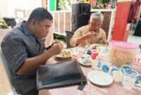 HADIRI MILAD – Ketua Umum dan Pembina Forum Kerukunan dan Pemerhati Warga Kalimantan (FKPWK) Kalsel H Junaidi dan H Rahmat Fadillah SH menghadiri tasyakuran Hari Ulang Tahun ke-52 Owner Istana Motor H.M. Suyanto di Banjarmasin, Jumat (10/7/2026). (foto: istimewa)