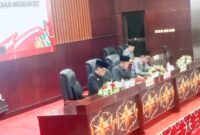 Rapat Paripurna DPRD Kabupaten Murung Raya dalam agenda penyerahan KUA-PPAS RAPBD Tahun Anggaran 2027 serta penyampaian hasil reses anggota DPRD di Ruang Rapat Paripurna DPRD Murung Raya. (foto: Maya)