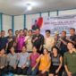 Anggota DPRD Kabupaten Murung Raya Bebie saat berdialog dengan warga pada kegiatan reses di Desa Saruhung, Kecamatan Tanah Siang, yang turut dihadiri masyarakat Desa Soloi dan Desa Kolam untuk menyampaikan berbagai aspirasi pembangunan. (foto: istimewa)