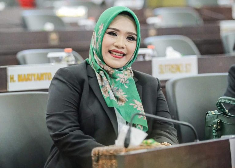 Wakil Ketua I DPRD Kabupaten Murung Raya Dina Maulidah. (foto: istimewa)