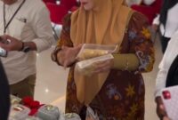 Wakil Ketua I DPRD Kabupaten Murung Raya Dina Maulidah saat penutupan kegiatan UPPKA Naik Kelas di aula gedung B (foto: istimewa)