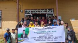 Wakil Ketua Komisi II DPRD Kabupaten Murung Raya Johansyah saat melaksanakan reses di Kelurahan Muara Bakanon, Kecamatan Permata Intan. (foto: istimewa)
