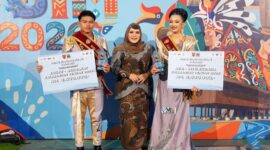Wakil Ketua DPRD Murung Raya Dina Maulidah (tengah),(foto:istimewa)
 
