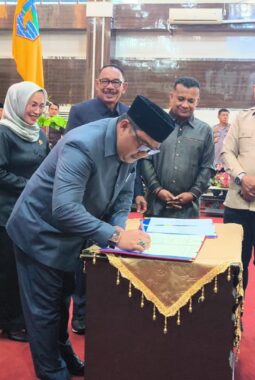 DPRD Kotabaru Sahkan Dua Buah Raperda dalam Rapat Paripurna Masa Persidangan III