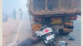 Jarak Pandang Terganggu Kabut Asap, Pemotor Tewas Tabrak Truk Dump
