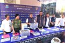 
UNGKAP PERDAGANGAN SISIK TRENGGILING – Dirreskrimsus Polda Kalsel Kombes Pol Sigit Haryono didampingi Kabid Humas Polda Kalsel Kombes Pol Nur Khamid ,Kepala BKSDA Kalsel Agus Krisna, Perwakilan Dinas Kehutanan Kalsel , Wadirreskrimsus, dan Kasubdit IV Tipidter  saat memperlihatkan barang bukti sisik trenggiling hasil pengungkapan perdagangan satwa dilindungi di Banjarmasin. (Foto. Mercy )