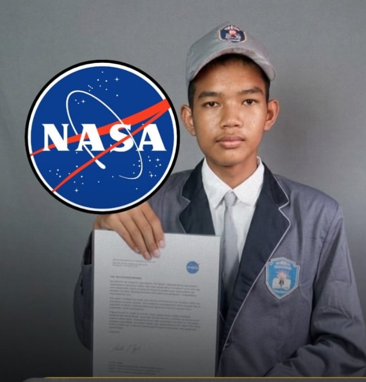 PRESTASI ANAK BANUA – Siswa SMAN 12 Banjarmasin Muhammad Abdillah bersama rekan-rekan dan pendamping usai mendapat apresiasi setelah berhasil menemukan dan melaporkan celah keamanan pada salah satu aset digital NASA. Prestasi tersebut mendapat apresiasi dari Forum Kerukunan Pemerhati Warga Kalimantan (FKPWK). (Foto: Istimewa)
