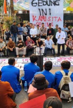 Aksi #KalselLumpuh, Mahasiswa Soroti Karhutla, Listrik Padam hingga Antrean BBM