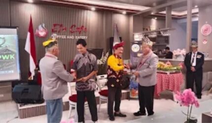 HUT ke-2 FKPWK Bertabur Penghargaan, dari Pelajar Berprestasi hingga Seniman Banjar