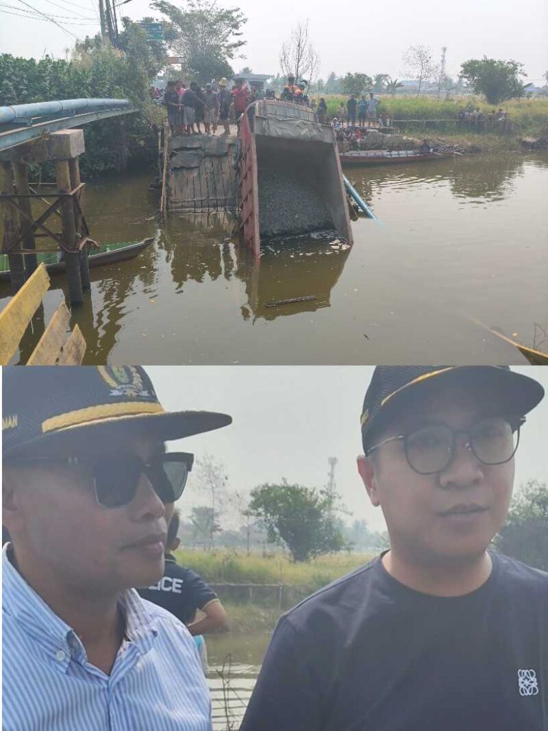 Ketua Komisi III  Kota Banjarmasin Muhammad Ridho Akbar, S.T.  (bawah ) bersama anggota DPRD Dapil Banjarmasin Selatan Nurrahman
saat meninjau langsung lokasi ambruknya Jembatan Saka Harang di Mantuil, Banjarmasin Selatan, Minggu (30/8/2026). Ia datang ke TKP kurang dari sejam setelah kejadian (Foto Mercy)