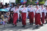 Kostum dan Kreativitas Semarakkan Karnaval HUT Ke-81 RI di Kotabaru