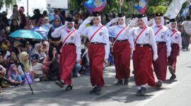 Kostum dan Kreativitas Semarakkan Karnaval HUT Ke-81 RI di Kotabaru