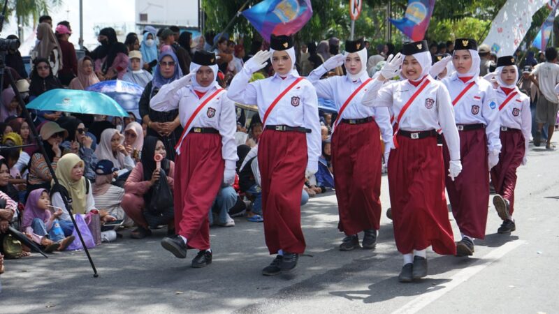 Kostum dan Kreativitas Semarakkan Karnaval HUT Ke-81 RI di Kotabaru