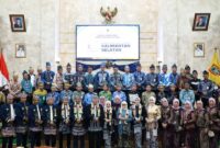 Gubernur H. Muhidin dan Wagub Hasnuryadi Sulaiman Hadiri Rapat Paripurna Hari Jadi Provinsi Kalimantan Selatan ke-76 Tahun (foto:adpim)