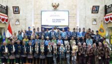 Gubernur H. Muhidin dan Wagub Hasnuryadi Sulaiman Hadiri Rapat Paripurna Hari Jadi Provinsi Kalimantan Selatan ke-76 Tahun (foto:adpim)