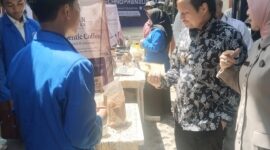 Wakil Gubernur Kasel Hasnuryadi Sulaiman dan Istri