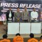 PENGEROYOKAN MAUT – Polisi menetapkan sembilan orang sebagai tersangka dalam kasus pengeroyokan yang menewaskan warga di Kecamatan Tabang, Kutai Kartanegara. (foto: istimewa)