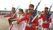 Pemkab Kotabaru Laksanakan Upacara Penurunan Bendera HUT ke-81 RI Dengan Khidmat
