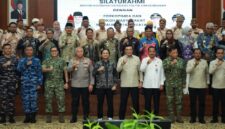 Silaturahmi Menko Polkam Bersama Forkopimda Kalsel dan Bupati/Walikota dan Tokoh Masyarakat se- Kalsel, Wagub Hasnuryadi: Jaga Stabilitas, Perkuat Sinergi Pemerintah Daerah dan Pemerintah Pusat (foto:adpim)