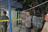 RUMAH KORBAN - Rumah korban saat dipasang garis polisi oleh pihak Polres Banjar, Senin (31/8/2026) malam. (foto:istimewa)