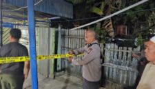 RUMAH KORBAN - Rumah korban saat dipasang garis polisi oleh pihak Polres Banjar, Senin (31/8/2026) malam. (foto:istimewa)
