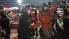 Korban selamat KM Virgo Transport 8 tiba di Pelabuhan Penumpang Trisakti Banjarmasin, Minggu (13/9/2026). (foto: istimewa)